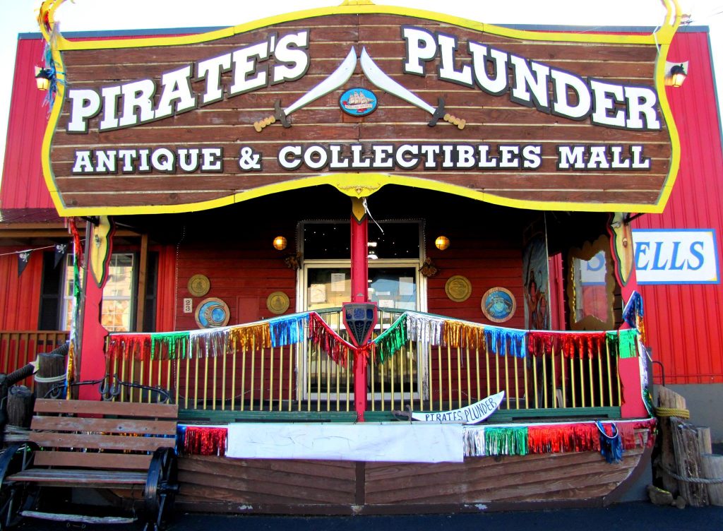 pirates plunder antique& collectibles mall